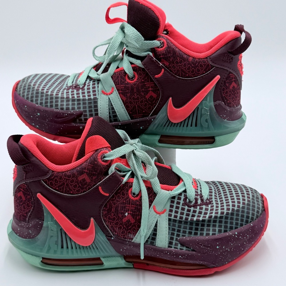 Nike LeBron Witness 7 GS Dark Beetroot Crimson FB8976-600 Size 4Y Womens 5.5
